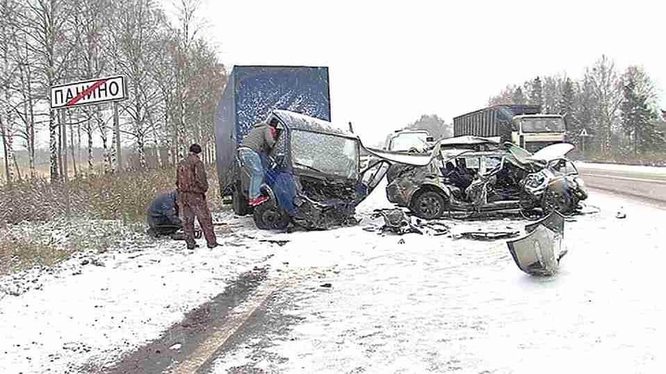 На дороге Ярославль — Рыбинск в ДТП с фургоном умер мужчина